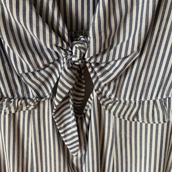 Pretty LuLus PinStripe Dress Sz S - Picture 4 of 7